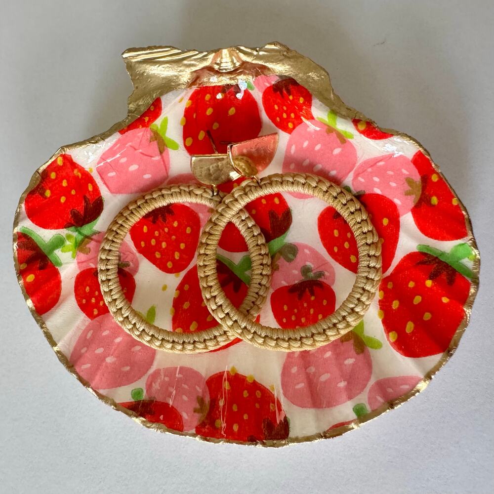 Bright Strawberry Seashell Trinket Jewelry Dish - Picture 3 of 4